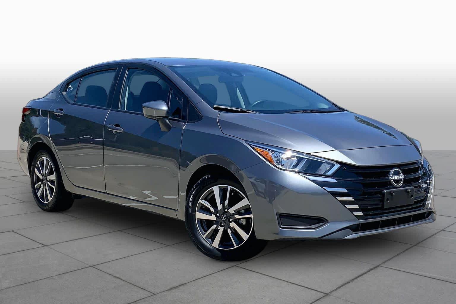 Used 2024 Nissan Versa SV FWD image 3