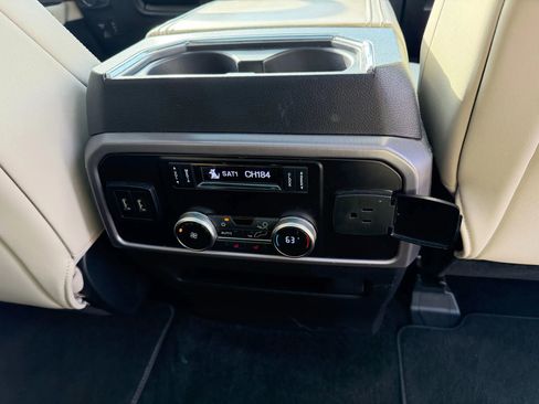 Used 2018 Ford Expedition Platinum image 32