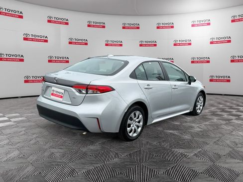 Certified 2025 Toyota Corolla LE FWD image 5