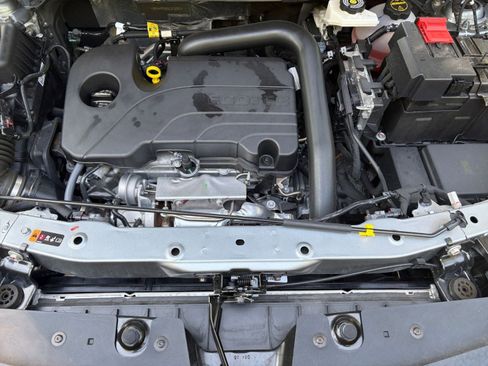 Used 2025 Chevrolet Equinox LT image 30