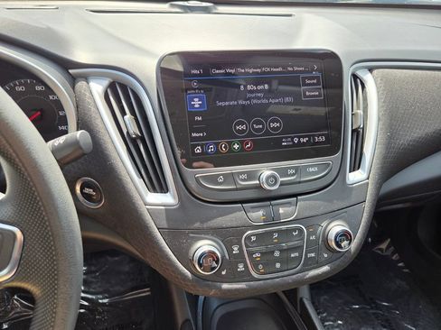 Used 2024 Chevrolet Malibu LT FWD image 21