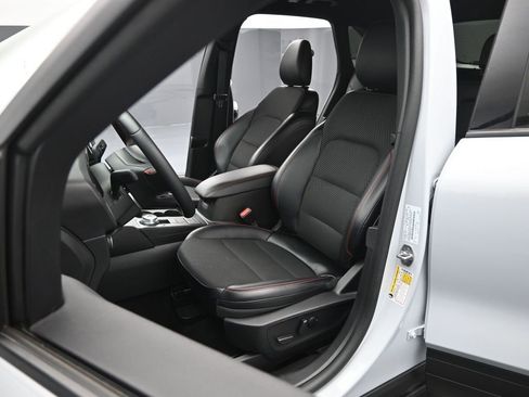 Certified 2025 Ford Escape ST-Line AWD/4WD image 9