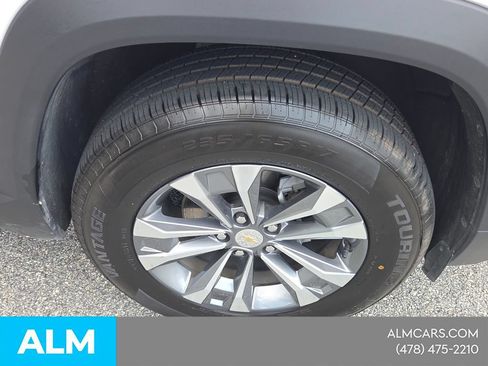 Used 2025 Chevrolet Equinox LT FWD image 18