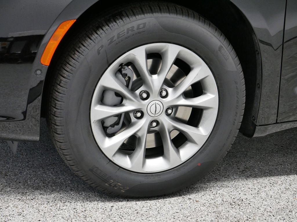 New 2026 Chrysler Pacifica Select AWD/4WD image 15