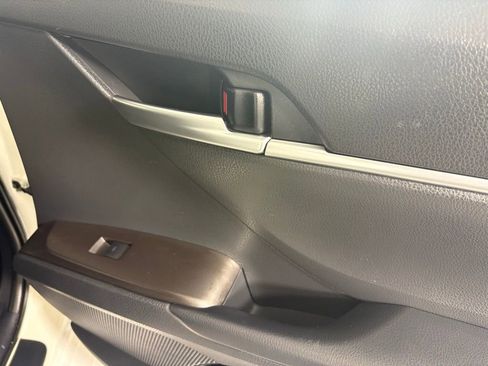 Used 2023 Toyota Camry SE FWD image 16