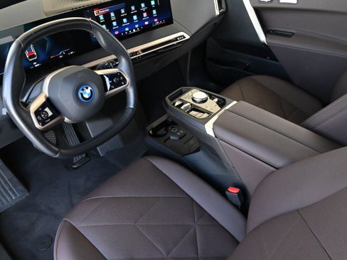 Used 2024 BMW iX xDrive50 w/ Premium Package AWD/4WD image 14