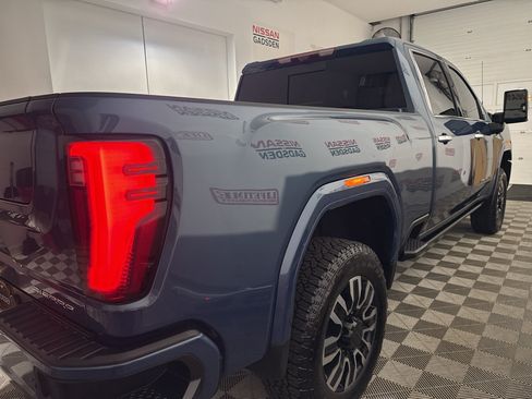Used 2024 GMC Sierra 2500 Denali Ultimate AWD/4WD image 7