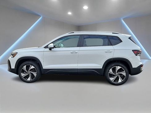 New 2026 Volkswagen Taos SE AWD/4WD image 4