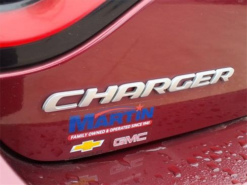 Used 2017 Dodge Charger SXT image 11