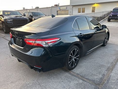 Used 2020 Toyota Camry SE image 6