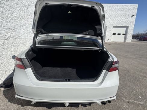 Used 2023 Toyota Camry SE image 10
