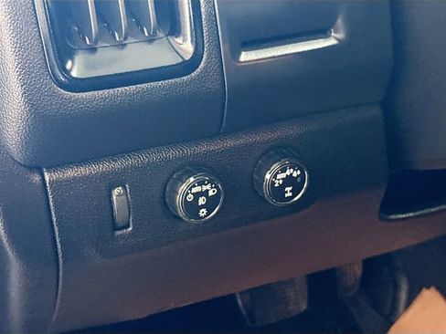 Used 2021 Chevrolet Colorado LT w/ LT Convenience Package image 11