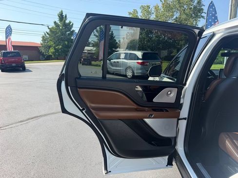 Used 2021 Lincoln Aviator Reserve w/ Equipment Group 208A AWD/4WD image 23