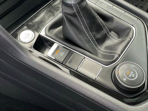 Certified 2022 Volkswagen Taos SEL AWD/4WD image 29