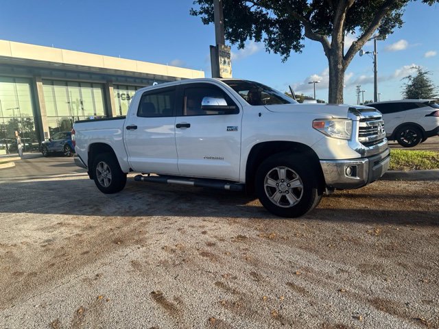 Used 2016 Toyota Tundra SR5 w/ SR5 Upgrade Package AWD/4WD image 4