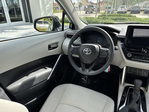 Used 2023 Toyota Corolla Cross L FWD image 21