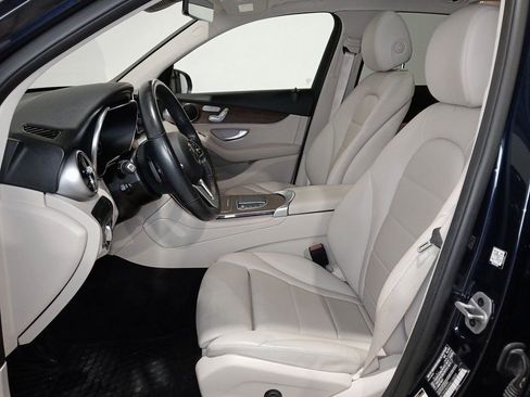 Certified 2022 Mercedes-Benz GLC 300 4MATIC image 9