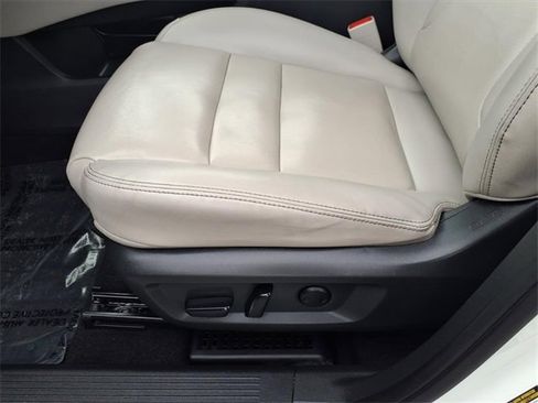 Used 2023 Nissan Rogue SL w/ SL Premium Package image 17