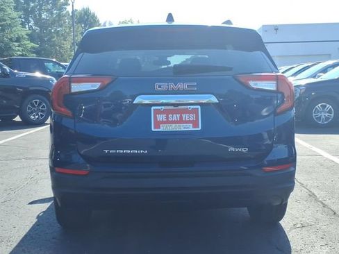 Used 2023 GMC Terrain SLE w/ Driver Convenience Package AWD/4WD image 5