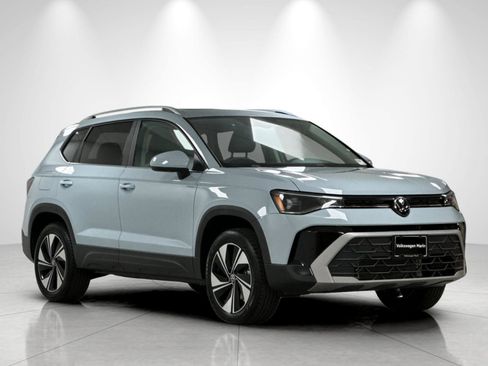 New 2026 Volkswagen Taos SE AWD/4WD image 7