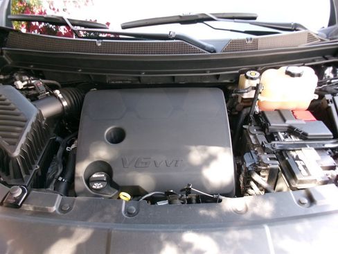 Used 2022 Chevrolet Traverse LT w/ LPO, Floor Liner Package AWD/4WD image 40