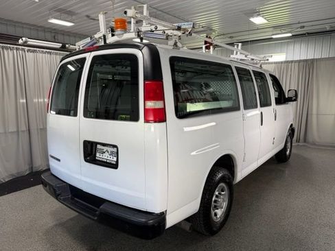Used 2018 Chevrolet Express 2500 w/ Driver Convenience Package RWD image 4
