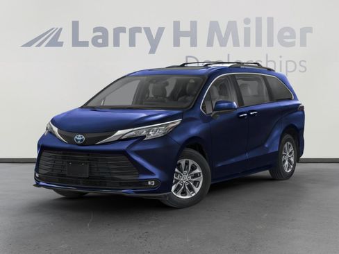 New 2026 Toyota Sienna XLE image 1
