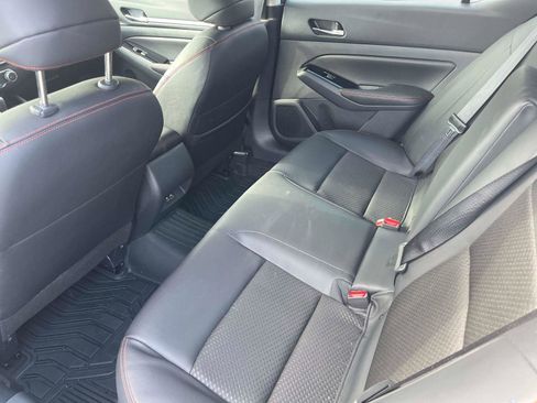 Used 2024 Nissan Altima 2.5 SR image 14