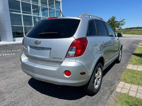 Used 2013 Chevrolet Captiva Sport LT FWD image 4