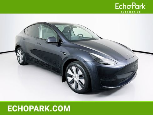 Used 2024 Tesla Model Y Long Range image 1