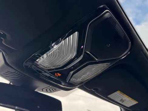 Used 2016 BMW 750i xDrive image 34