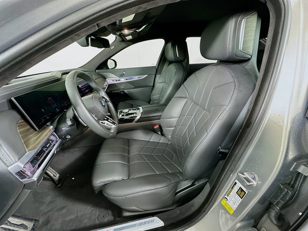 Certified 2023 BMW 740i RWD image 21