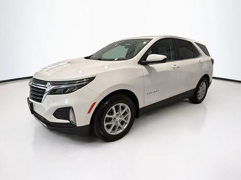Used 2024 Chevrolet Equinox LT FWD image 3