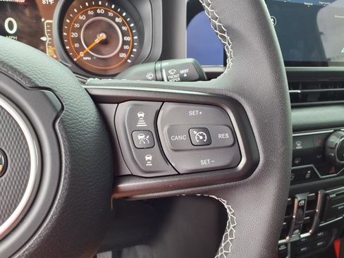 Used 2025 Jeep Gladiator Willys image 16