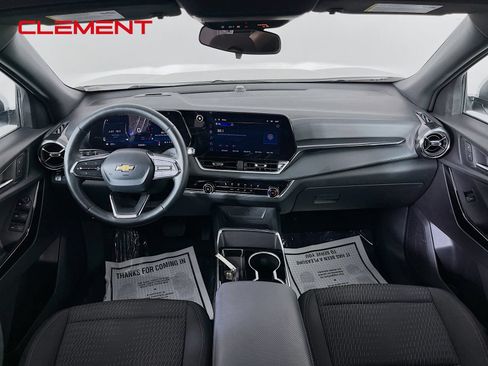 Used 2025 Chevrolet Equinox LT FWD image 12