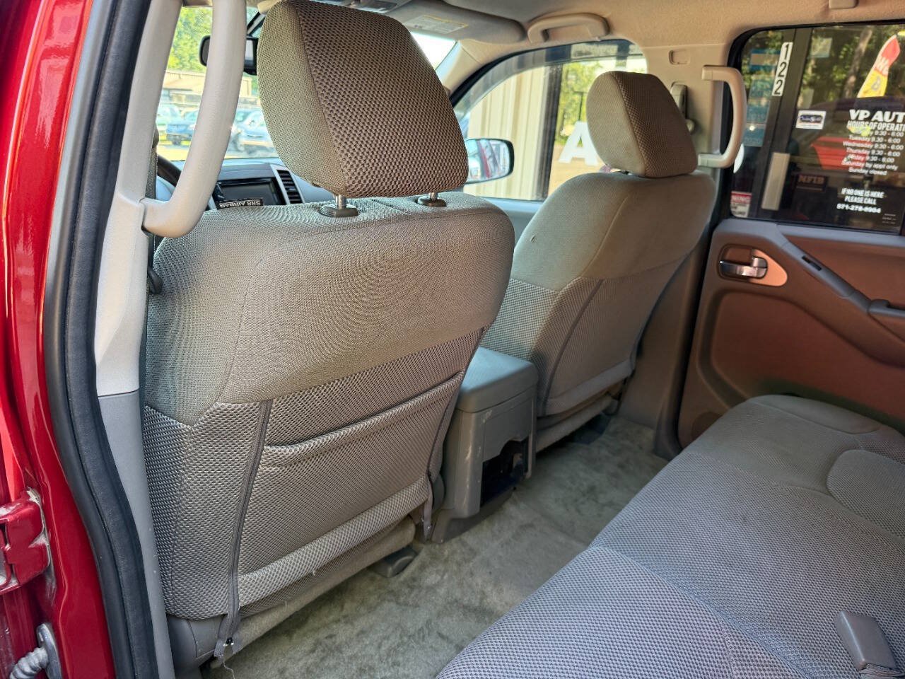 Used 2017 Nissan Frontier SV w/ SV Value Truck Package RWD image 12