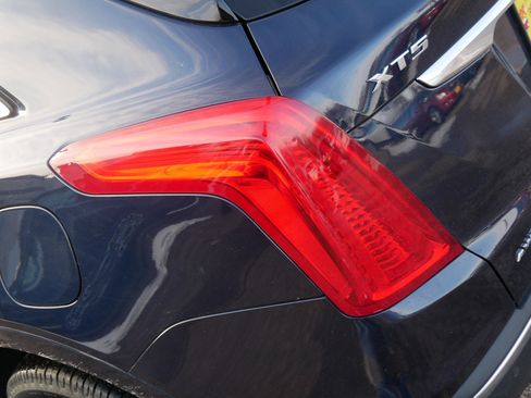 Used 2017 Cadillac XT5 Platinum image 17