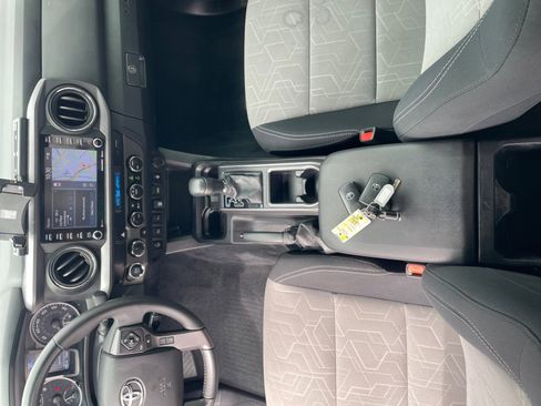 Used 2023 Toyota Tacoma TRD Off-Road w/ Advanced Technology Package image 15