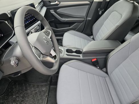 New 2026 Volkswagen Jetta SE image 9