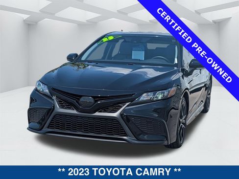 Used 2023 Toyota Camry SE image 7