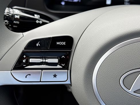 New 2026 Hyundai Elantra SE FWD image 19