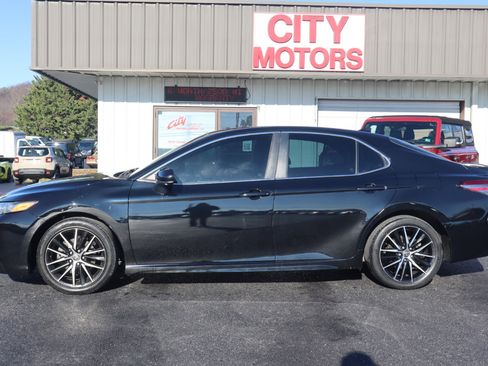 Used 2019 Toyota Camry SE image 10