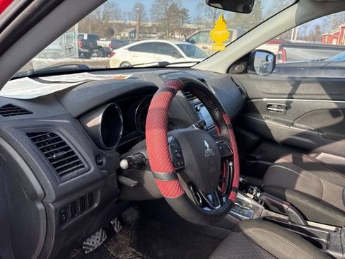 Used 2018 Mitsubishi Outlander Sport ES image 8