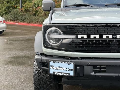 Used 2024 Ford Bronco Wildtrak image 3