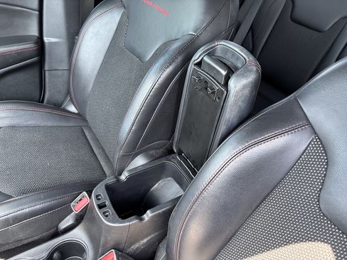 Used 2018 Jeep Compass Trailhawk w/ Cold Weather Group AWD/4WD image 24