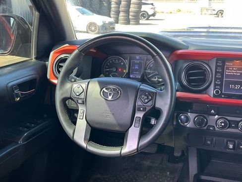 Used 2020 Toyota Tacoma TRD Sport AWD/4WD image 16