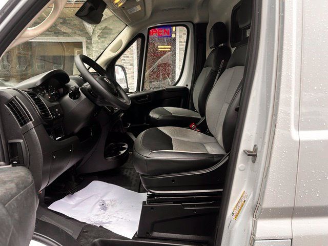 Used 2025 RAM ProMaster 2500 w/ Convenience Group FWD image 15