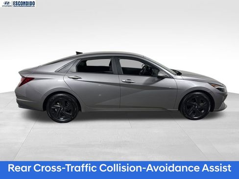 Used 2022 Hyundai Elantra SEL w/ Cargo Package FWD image 6