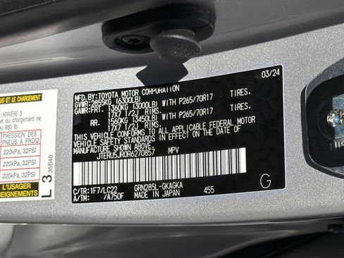 Certified 2024 Toyota 4Runner TRD Off-Road Premium image 35