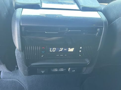 Used 2024 Jeep Wagoneer L 4WD w/ Convenience Group I image 17